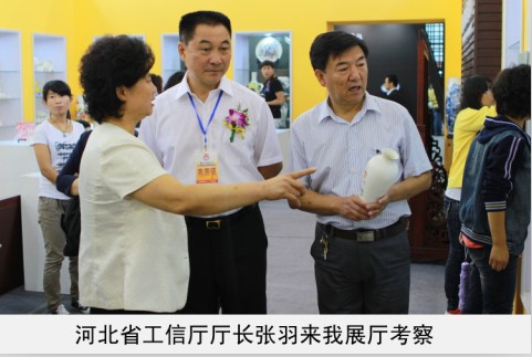 大鸡吧爆操白虎骚逼省工信厅厅长来我厅考察